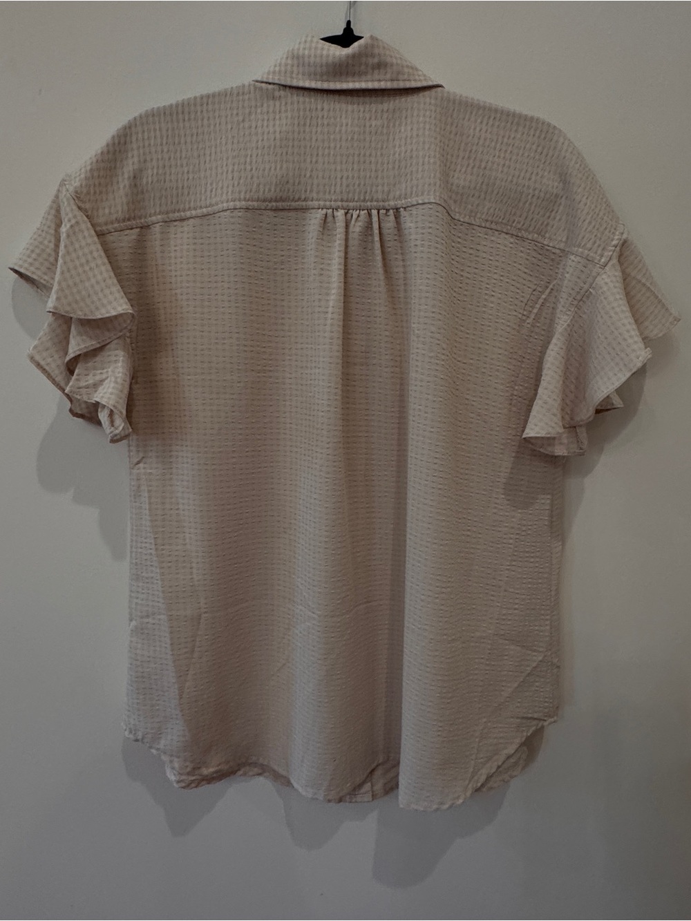 Max Studio Cream Textured Button-Front Ruffle Sleeve Blouse - Picture 4 of 5